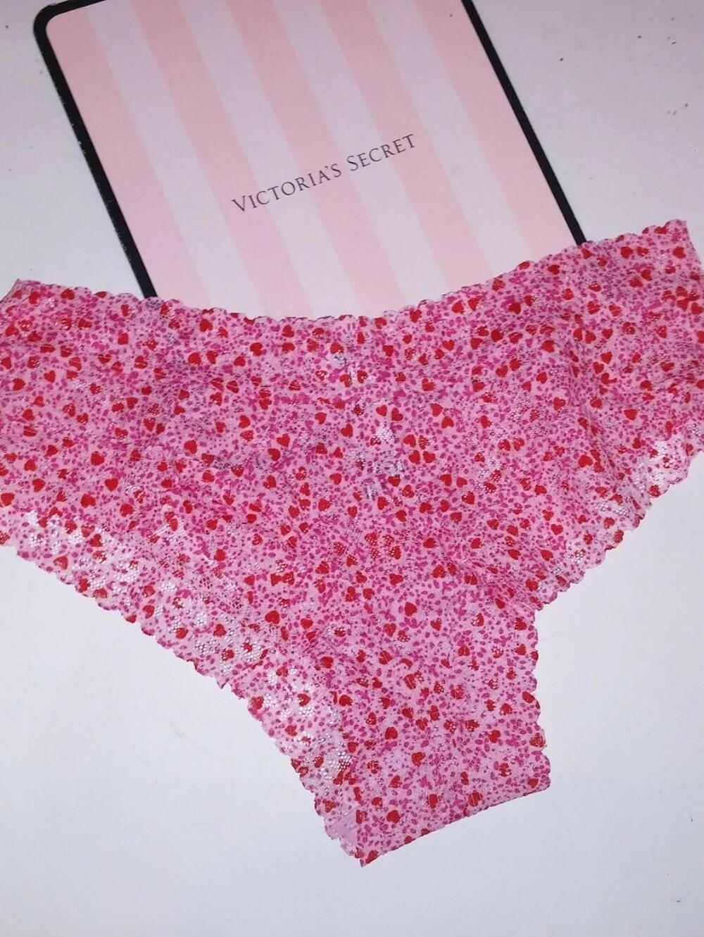 Victoria's Secret Pink & Red Heart Print Lace Cheeky Panties Size Medium NWT